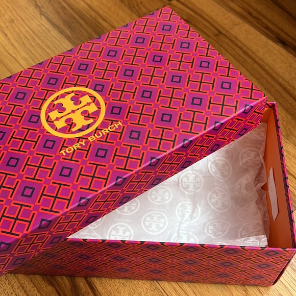 Tory Burch Empty Shoebox - Picture 3 of 3